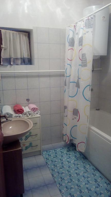 Guesthouse Filepi セニ エクステリア 写真