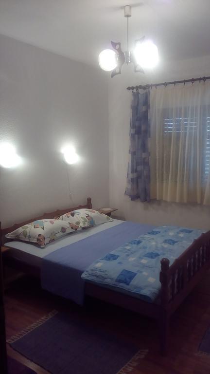Guesthouse Filepi セニ エクステリア 写真